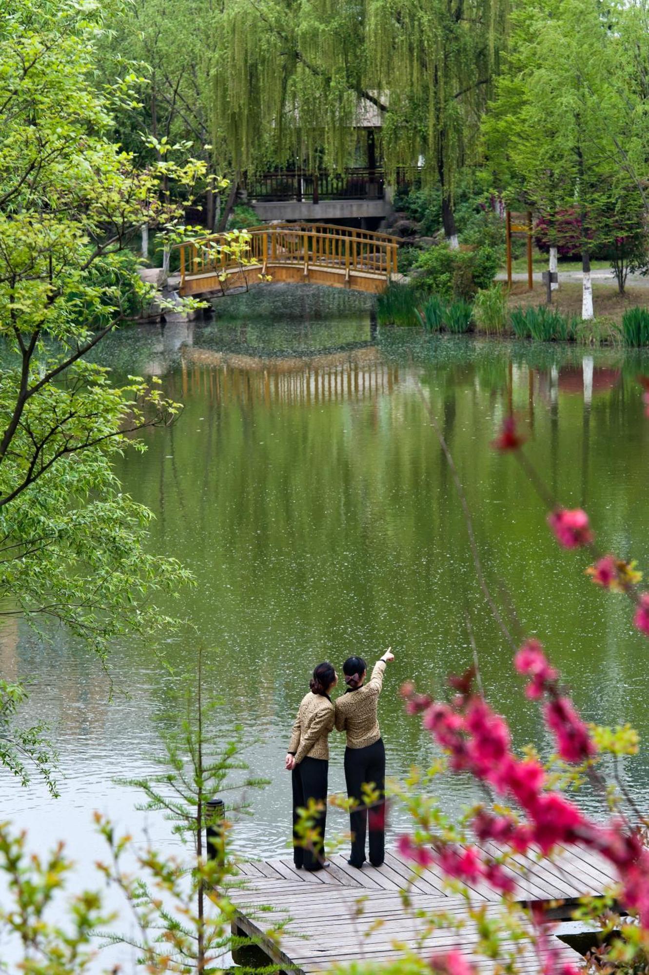 Jinling Riverside Hotel Nanking Buitenkant foto